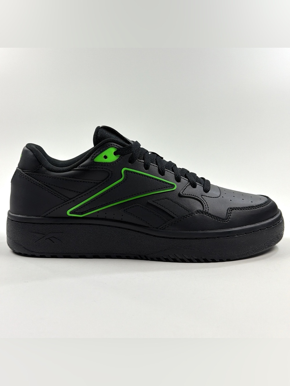 Reebok ATR Chill Men 11 Black Green Shoes Sneakers Basketball Athletic 100209112